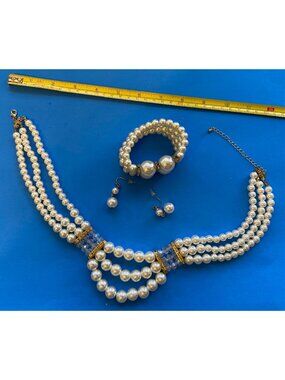 Faux Pearl 3pc Set W/Necklace,Bracelet&Earrings Goldtone&Crystal Designs By JIL